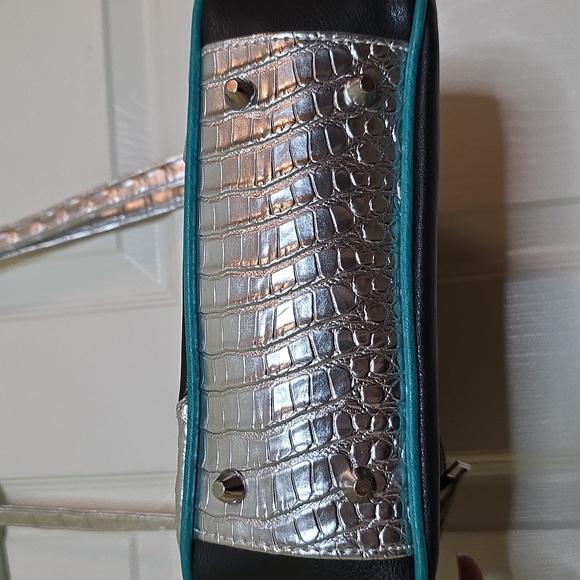 Cowgirl Trendy Cross Body Teal Hot Pink Silver Black Butterfly Embellished Bag - Picture 8 of 16